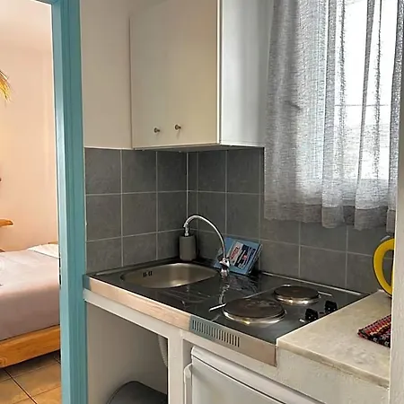 Livadia Aparthotel *
