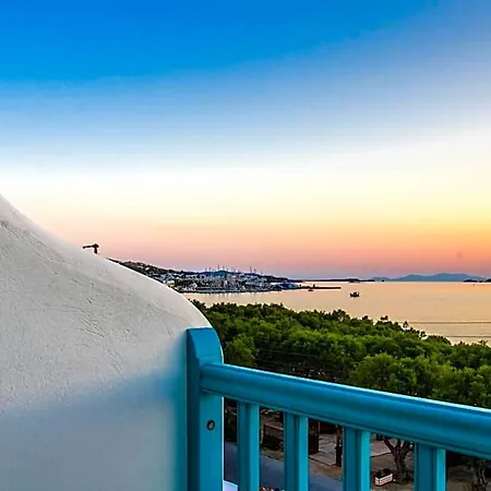 Livadia Hotel *